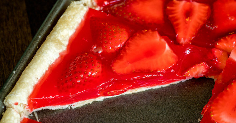 Easy Strawberry Slab Pie