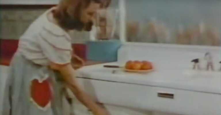 Take a Look at This Amazing Vintage Kitchen With an Ice Gun & Pop-Up Broiler