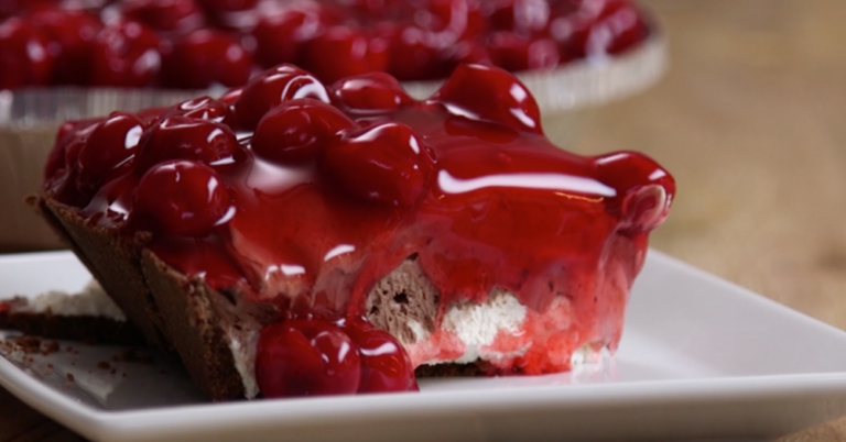 Black Forest Cheesecake Pie
