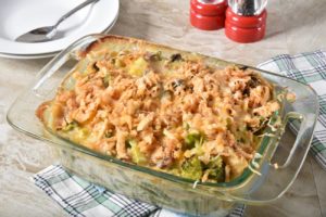 Fried Onion-Topped Cheesy Chicken and Broccoli Bake | 12 Tomatoes