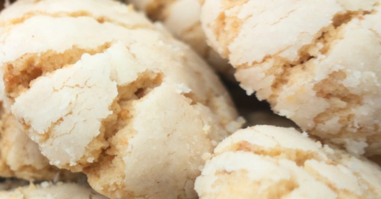 Creamy Peanut Butter Crinkle Cookies