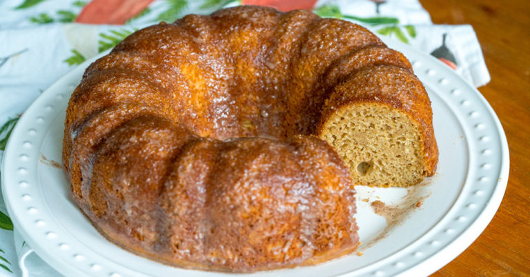 5-Ingredient Applesauce Cake