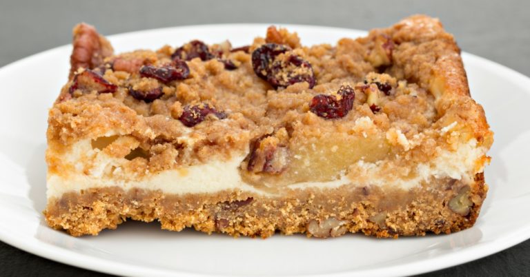 Apple Pie Cheesecake Bars