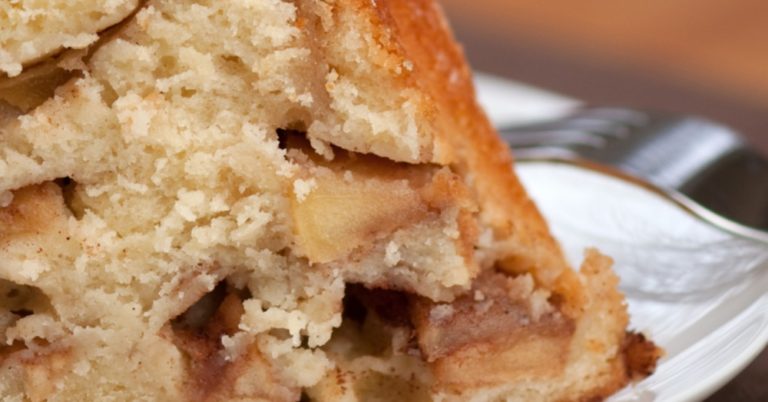 Sugar and Spice Apple Bundt Cake