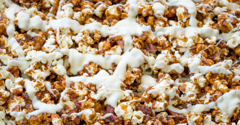 Glazed Cinnamon Roll Caramel Corn