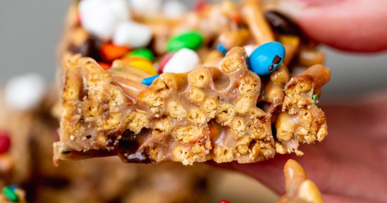 Buddy The Elf Spaghetti Cookie Bars