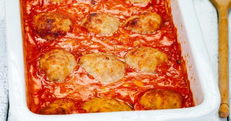 Baked Sour Cream Tomato Sauce Meatballs