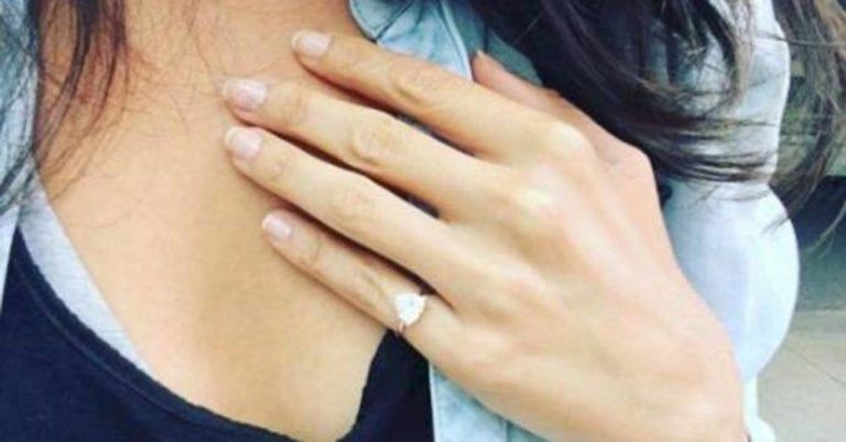 If You See A Woman Wearing A Wedding Ring On Her Pinky, This Is What It Means