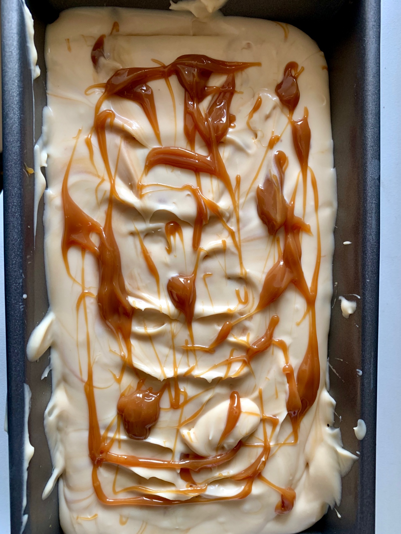 https://cdn.greatlifepublishing.net/wp-content/uploads/sites/2/2019/04/21192117/Dulce-De-Leche-Ice-Cream-1.jpg