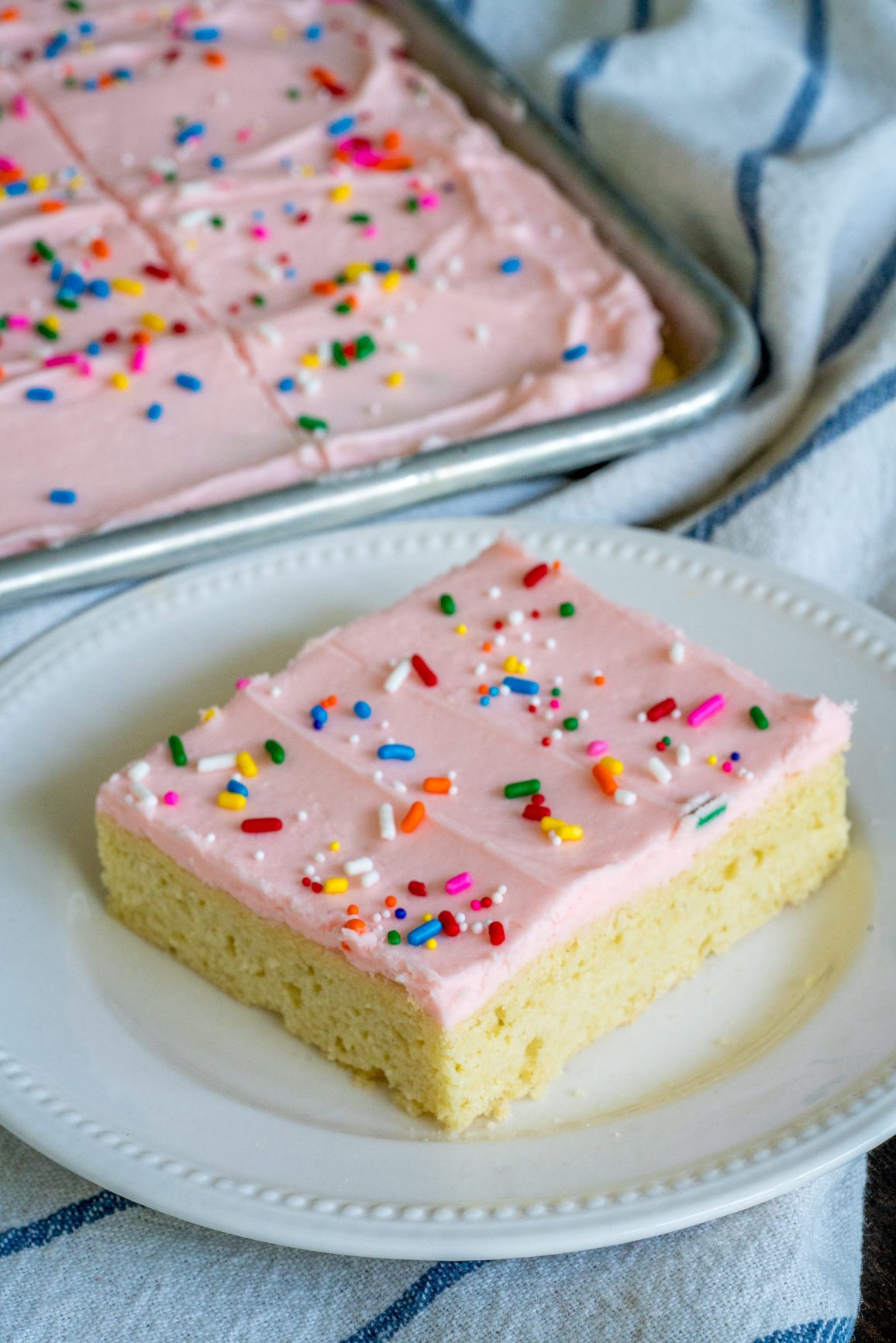 https://cdn.greatlifepublishing.net/wp-content/uploads/sites/2/2019/05/21192003/Cookie-Sheet-Sugar-Cookie-Bars-15.jpg