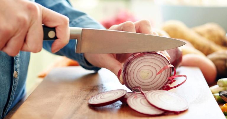 How To Get Garlic And Onion Smell Off Of Your Fingers