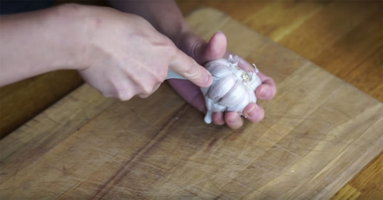 Here’s How to Peel Garlic the Viral Way