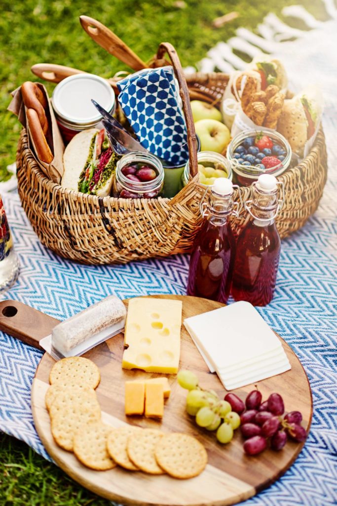 How To Pack A Picnic Basket Tomatoes