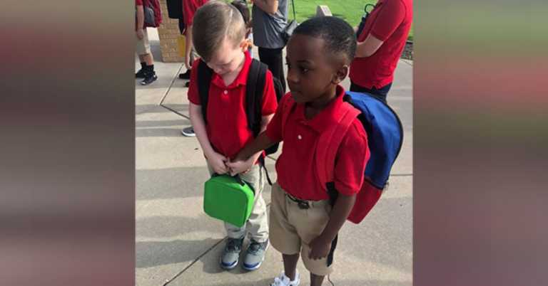 8-Yr-Old Lends A Hand To Overwhelmed Classmate With Autism On 1st Day Of School.