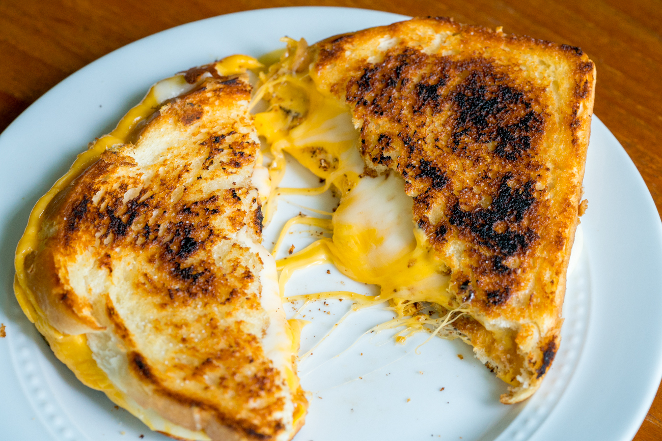 https://cdn.greatlifepublishing.net/wp-content/uploads/sites/2/2019/08/21123359/Perfect-Grilled-Cheese-1.jpg