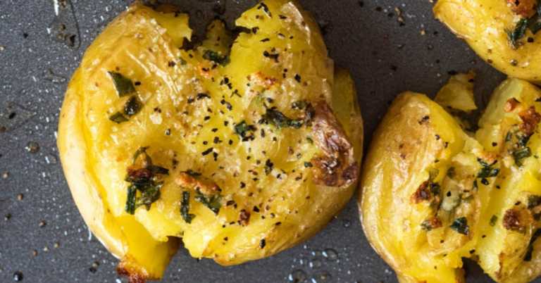 Super Crispy Smashed Potatoes