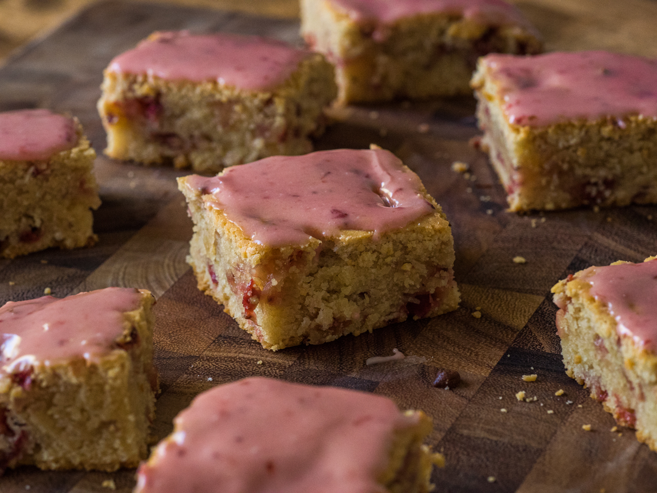 Strawberry Lemon Blondies 12 Tomatoes