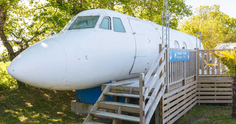 You Can Stay The Night In An Entire Airplane On Airbnb Where The Cockpit Is The Bathroom