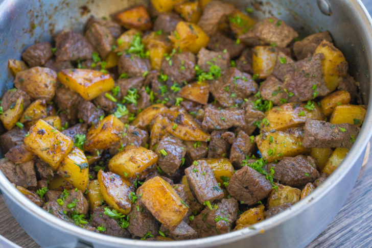 Herby Garlic Butter Steak Bites With Potatoes 12 Tomatoes 