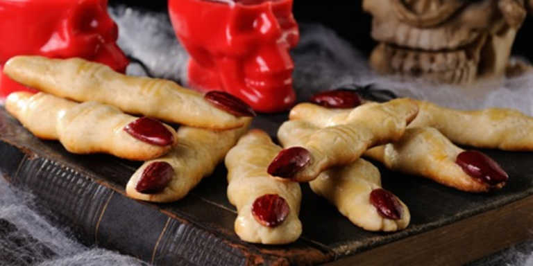 10 Spooky Foods That Are Easy To Make And Perfect For Serving At Any Halloween Party
