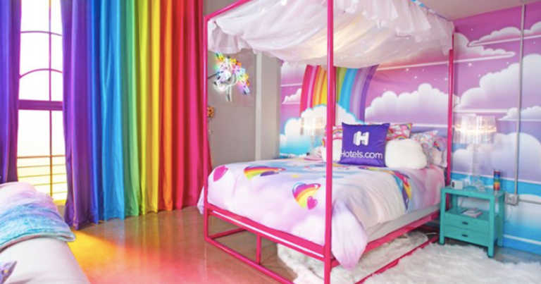 You Can Stay In A Lisa Frank Hotel Suite Stocked With All Your Favorite ’90s Snacks