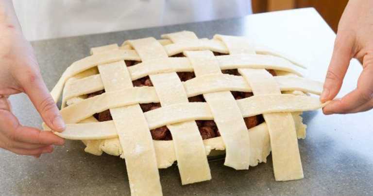 Step-By-Step Guide For Making The Perfect Lattice Top For Your Holiday Pies