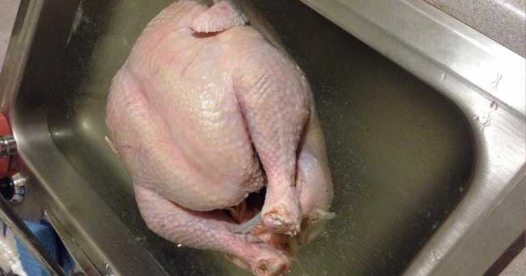 Why You Should Never Rinse Your Turkey In The Sink