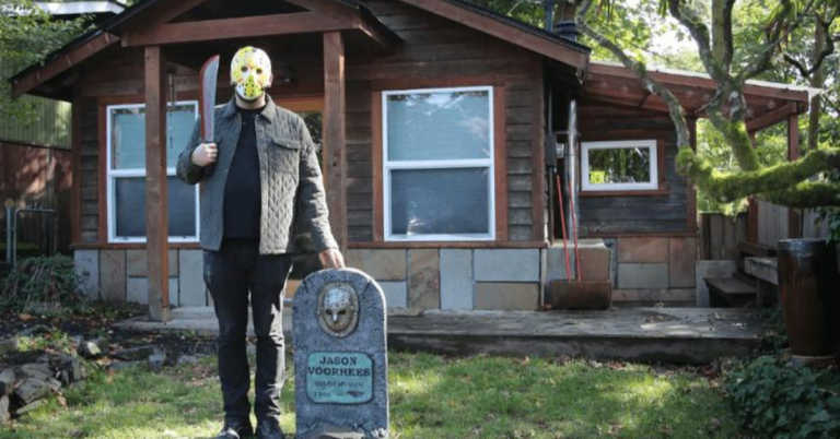 Horror Fans Can Spend The Night In This ‘Friday The 13th’ Themed Cabin