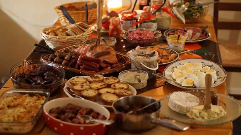 Survey Shows 1 in 4 People Have Hidden In Their Houses From Family During Holiday Festivities