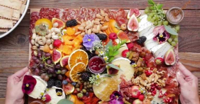 How To Create The Ultimate Party Cheese Board