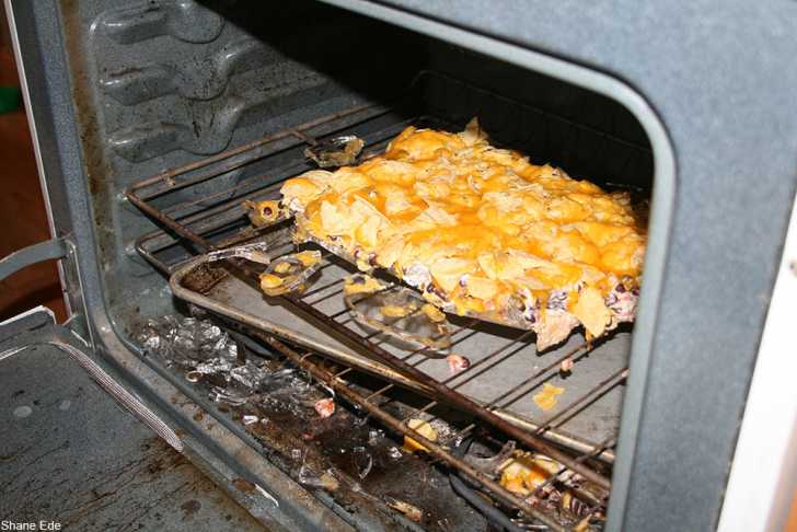 heat - Why must the oven be preheated for a Pyrex glass pan