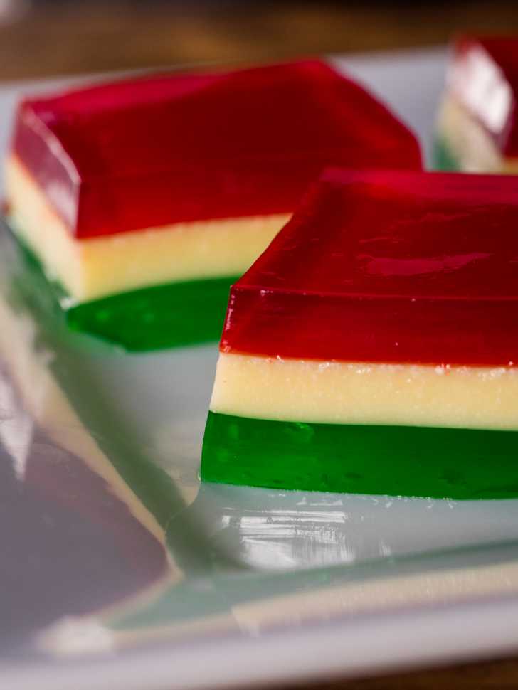 Christmas Ribbon Jello 12 Tomatoes