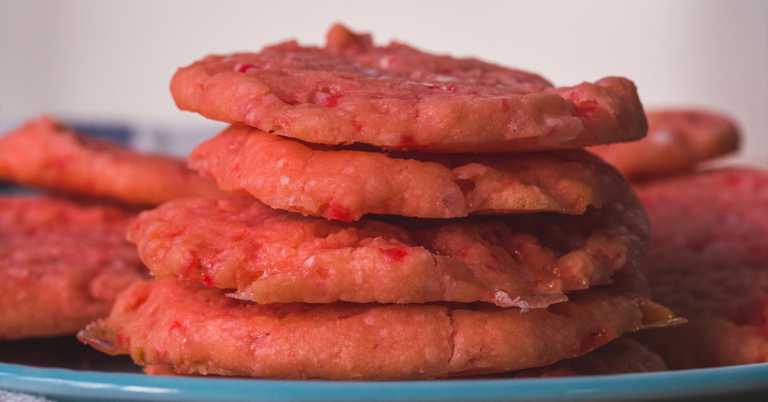 Peppermint Shortbread Cookies