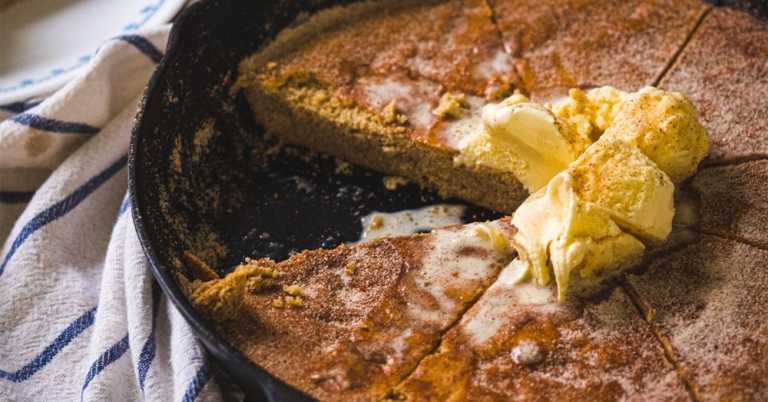 Snickerdoodle Skillet Cake