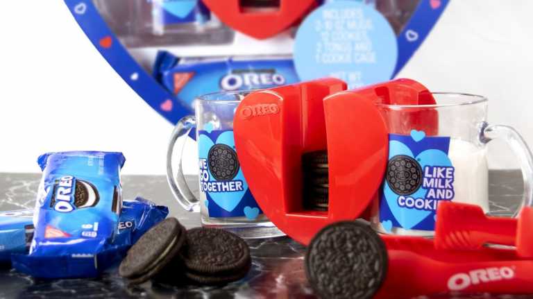 Oreo Releases A Heart-Shaped Dunking Kit For Valentine’s Day