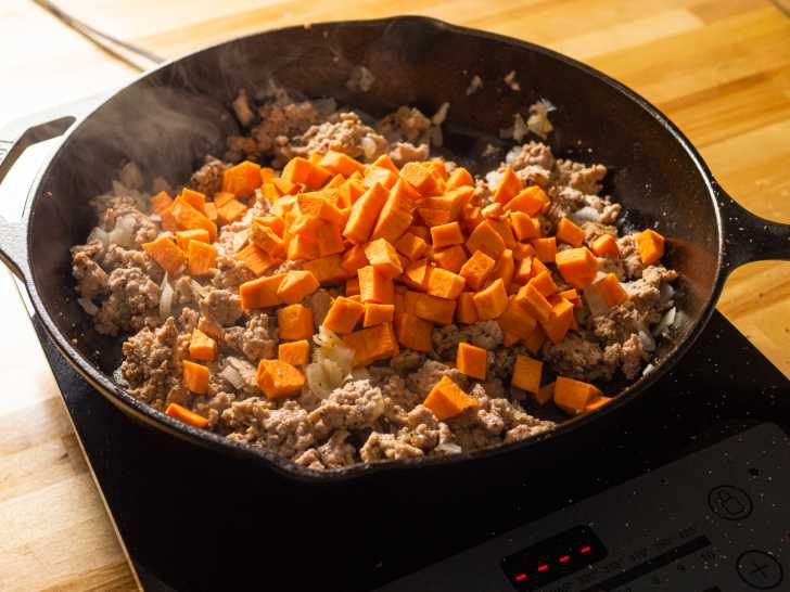 Ground Turkey Sweet Potato Skillet (Delicious One-Pan Dinner Recipe)
