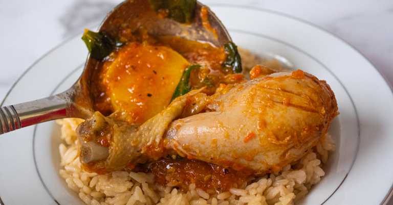 Pepper Stew with Chicken and Spinach