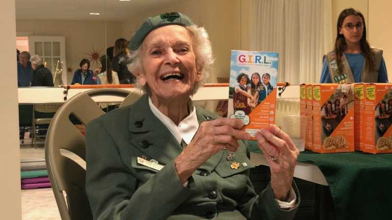 98-Year-Old Woman Has Been Selling Girl Scout Cookies Since 1932