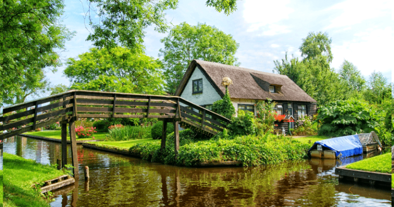 There’s A Magical Little Town In The Netherlands With No Roads Or Cars