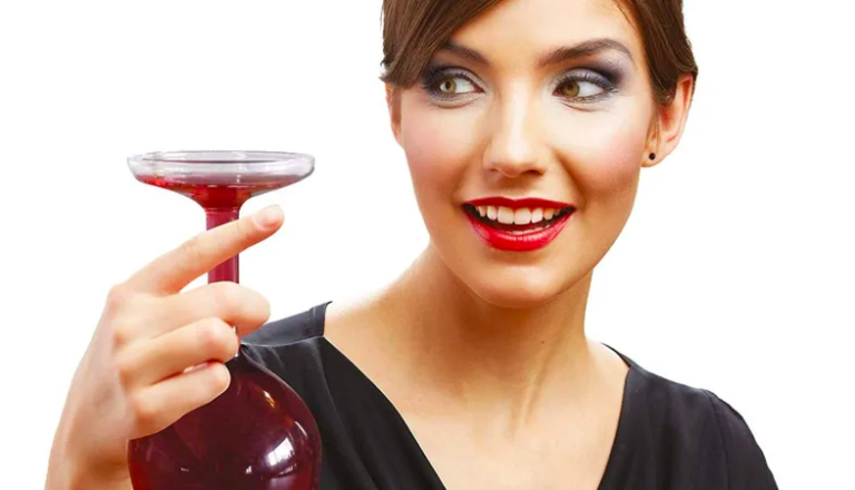 Confuse Your Guests With This Upside Down Wine Glass