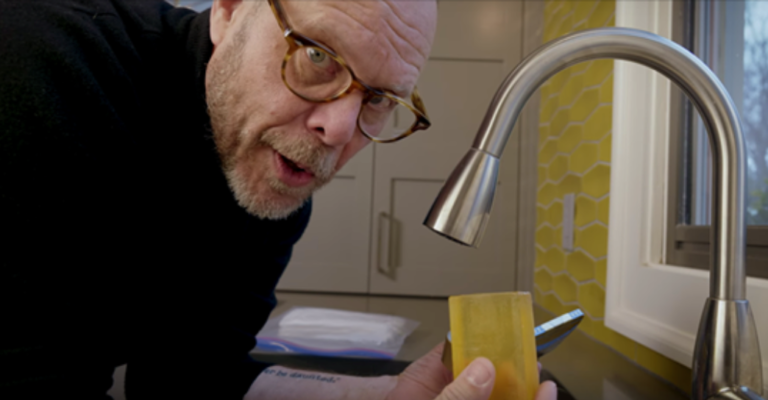 Alton Brown Explains Why Washing Your Hands Is Better Than Hand Sanitizer