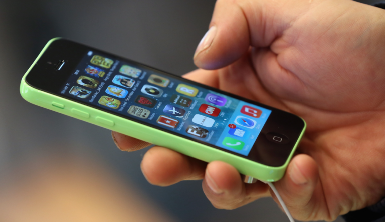How To Effectively And Safely Clean Your Phone Screen
