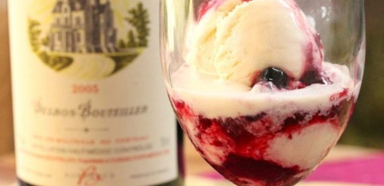 The Internet Is Obsessed With Red Wine Floats