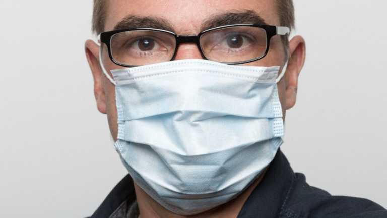 How To Wear A Face Mask Without Fogging Up Your Glasses