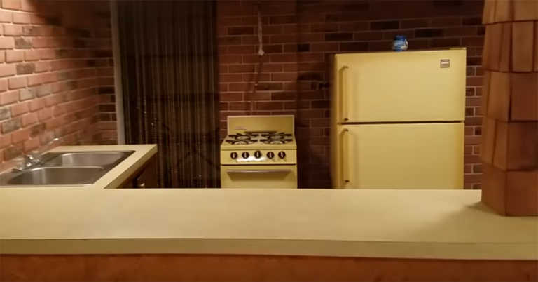 Tour a 1968 Time Capsule House