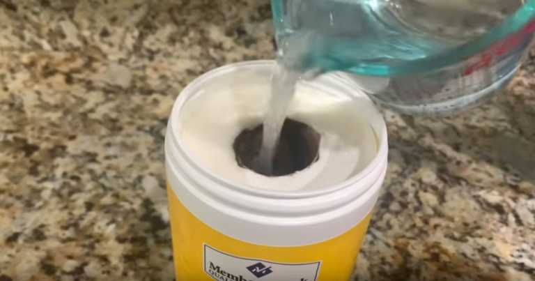 How To Make Your Own DIY Clorox Wipes