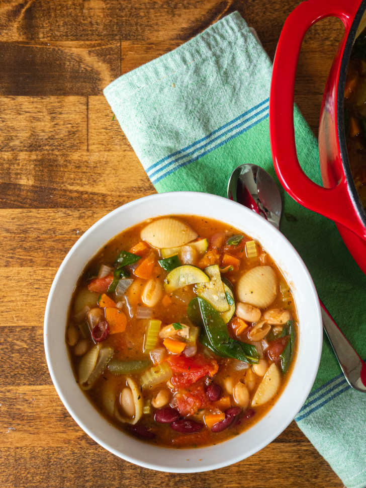 Copycat Olive Garden Minestrone Soup | 12 Tomatoes