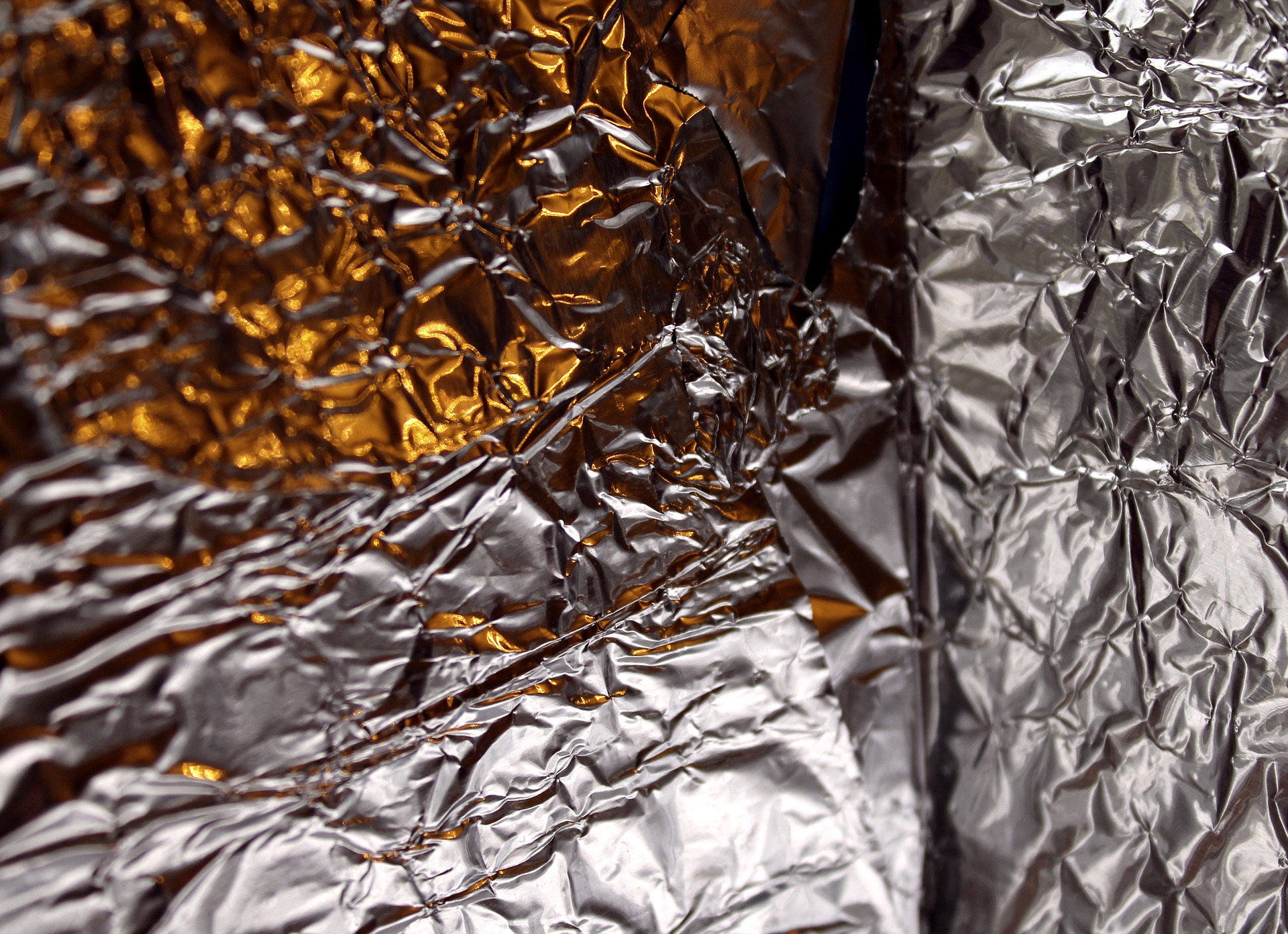 The Real Reason Aluminum Foil Has a Shiny Side and a Dull Side