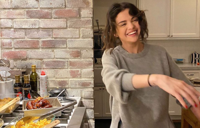 Selena Gomez Is Doing A Cooking Show On HBO Max 12 Tomatoes