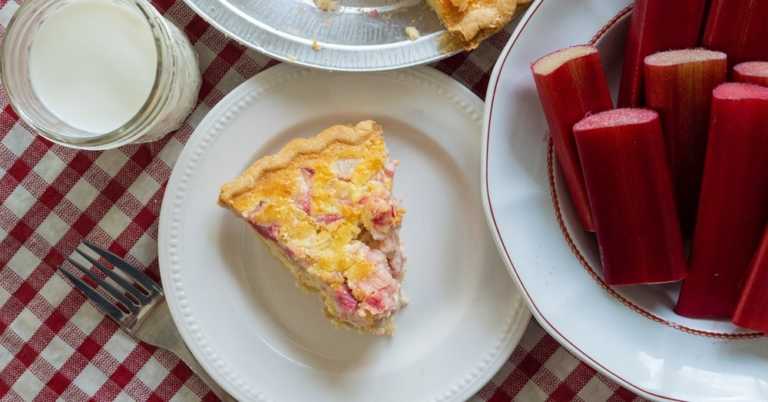 Rhubarb Custard Pie